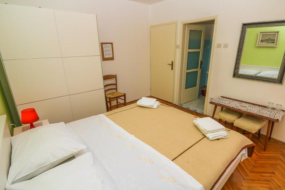 Double Rooms Tomica 2 With Balcony Baška Exteriér fotografie