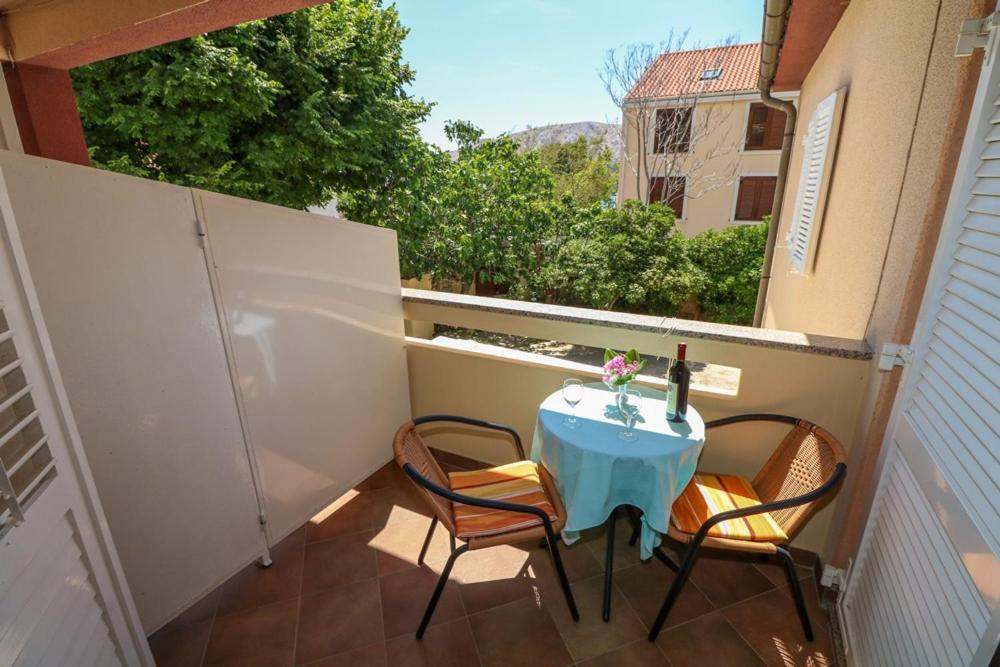 Double Rooms Tomica 2 With Balcony Baška Exteriér fotografie
