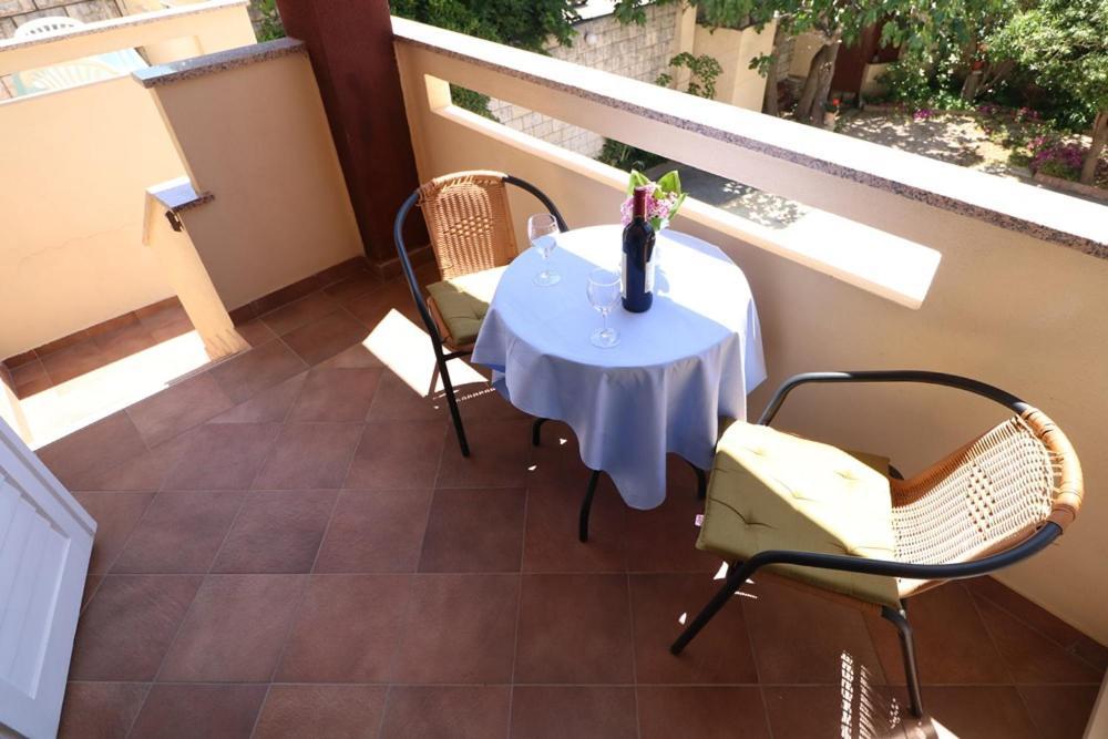 Double Rooms Tomica 2 With Balcony Baška Exteriér fotografie