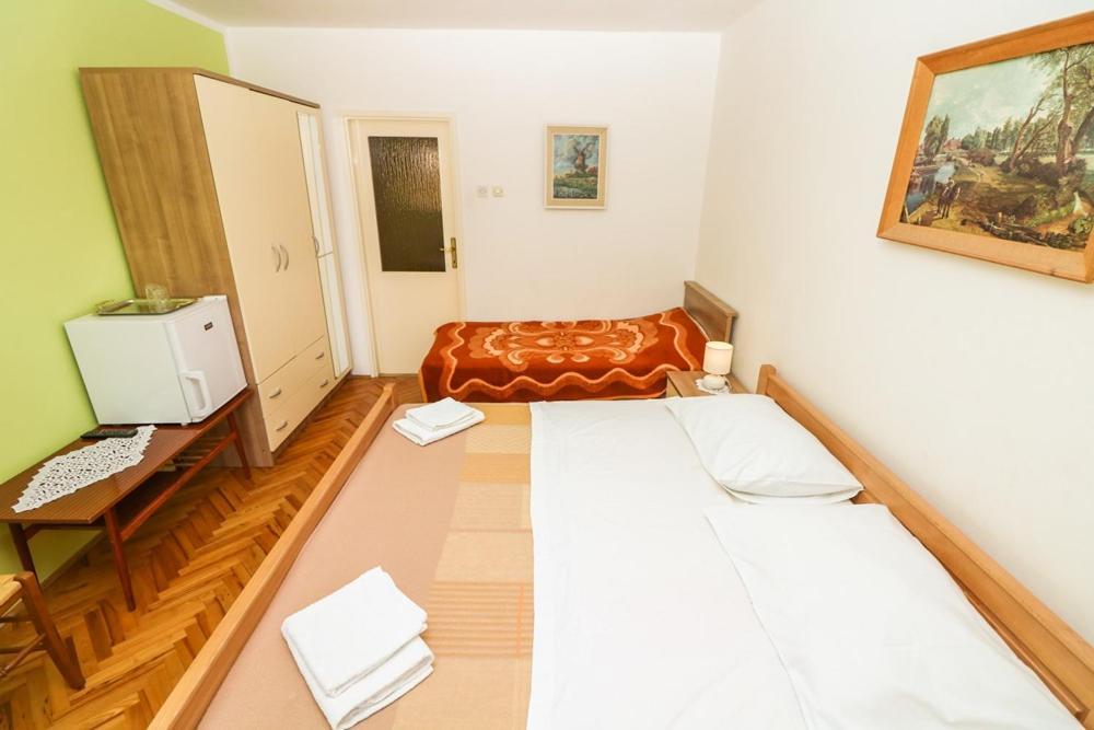 Double Rooms Tomica 2 With Balcony Baška Exteriér fotografie