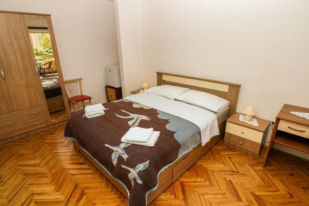 Double Rooms Tomica 2 With Balcony Baška Exteriér fotografie